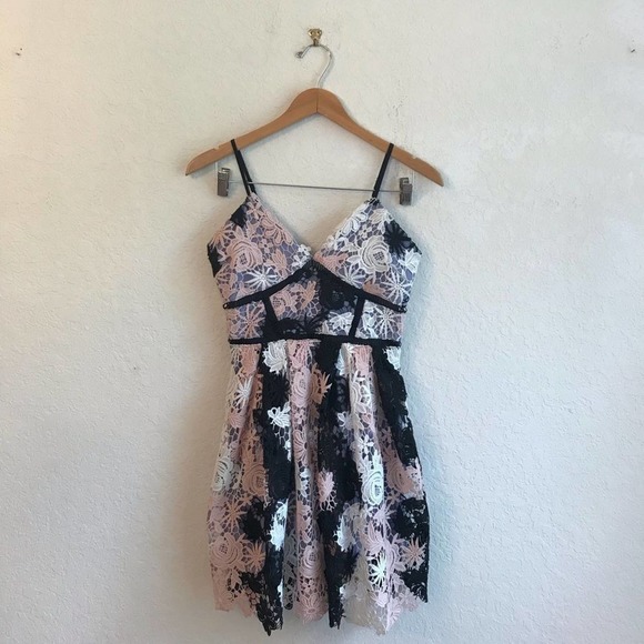 Romeo & Juliet Couture Dresses & Skirts - Romeo & Juliet Couture S crochet flower dress corset bodice spring cottagecore